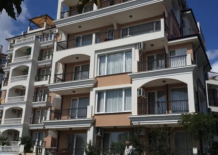 Antorini Apartments